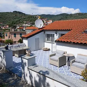 Mansarda Con Terrazza A Diano Diano Castello